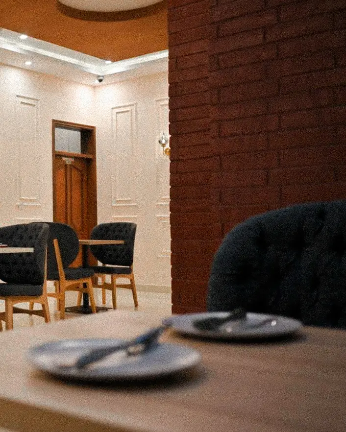 zamzama boulevard dining room